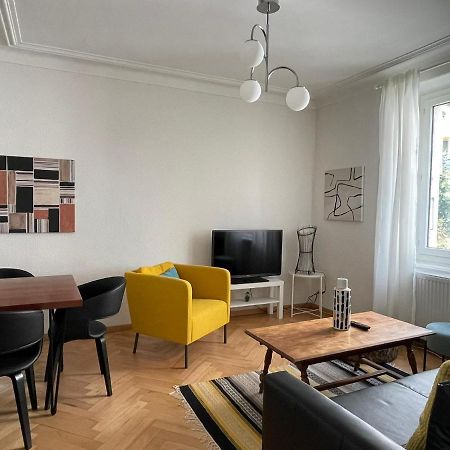 Appartement Luna Avec Parking Couvert Prive Le Locle Luaran gambar